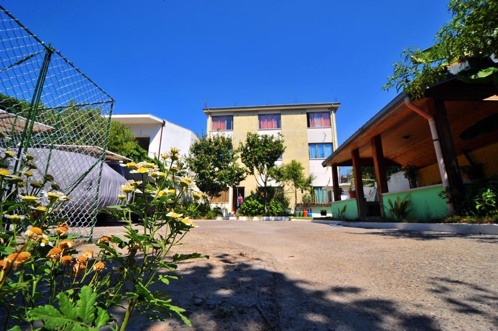 Pemaj Hostel Shkoder Exterior photo