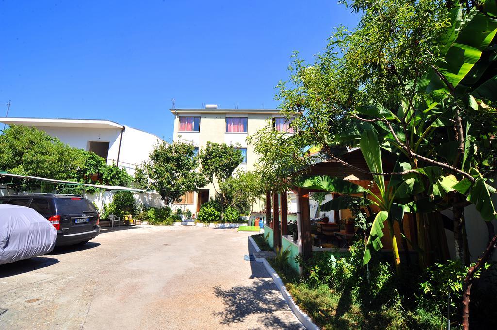 Pemaj Hostel Shkoder Exterior photo