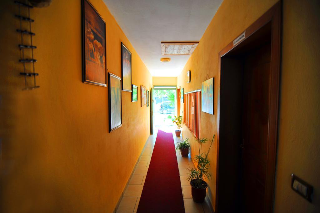 Pemaj Hostel Shkoder Exterior photo